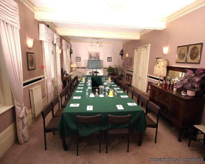 Fines Bayliwick Hotel Bracknell Bagian luar foto