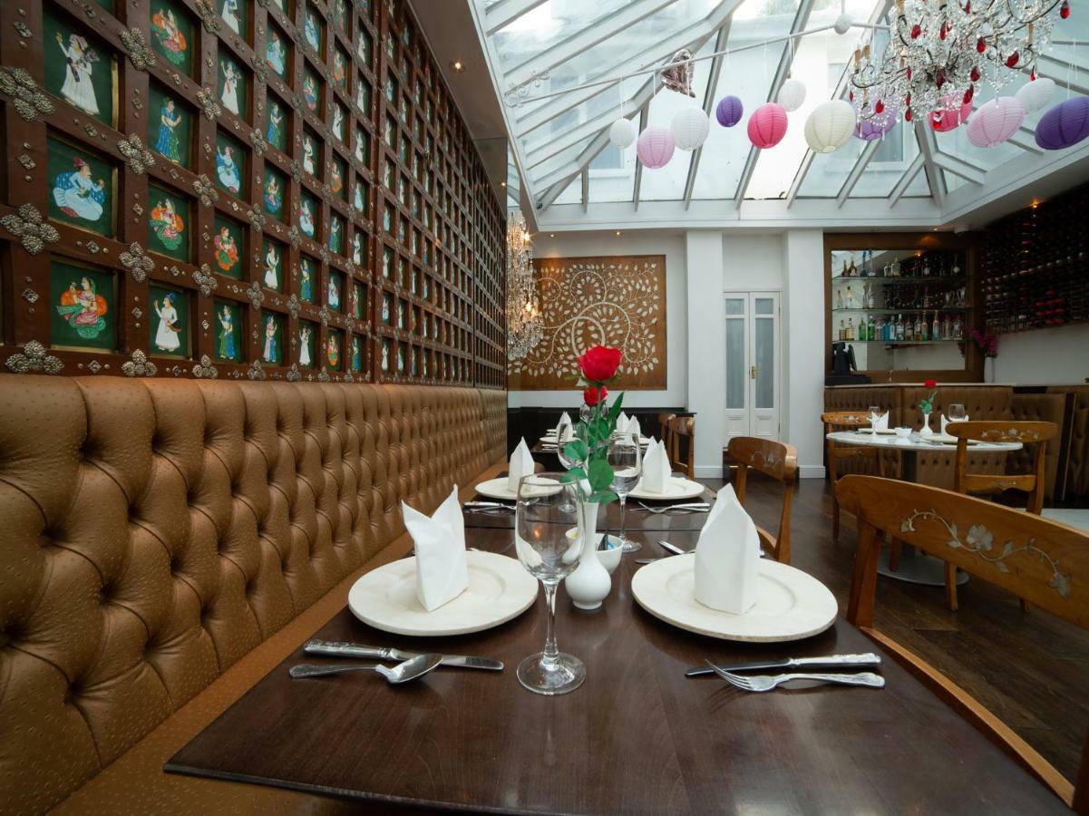Fines Bayliwick Hotel Bracknell Bagian luar foto